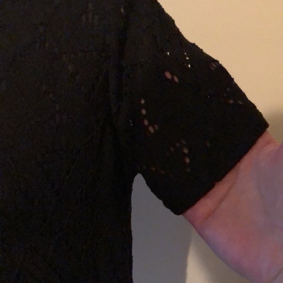 Black tee byMarc New York,  open weave. Sm - Picture 4 of 9